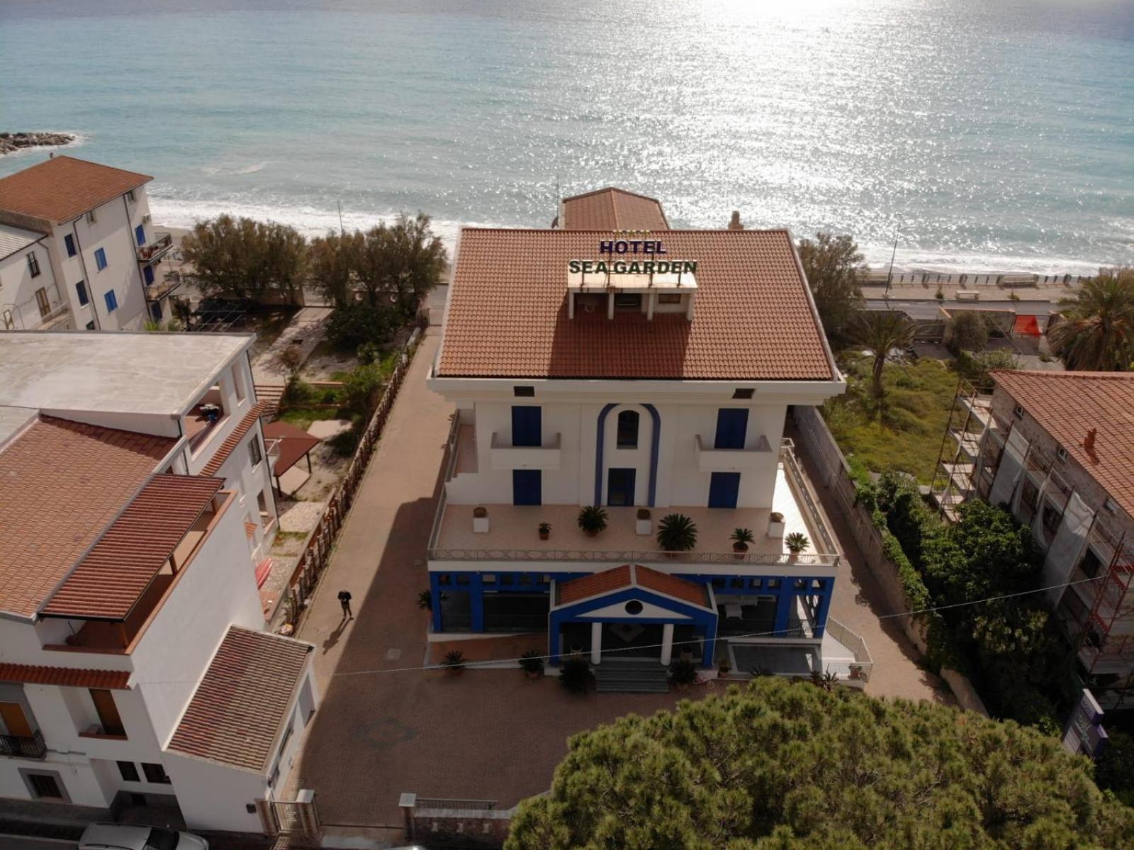 Sea Garden Hotel 아쿠아페사 외부 사진